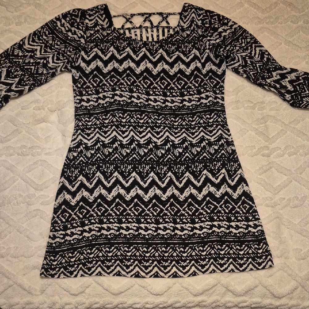 Chic Black and White Geometric Dress